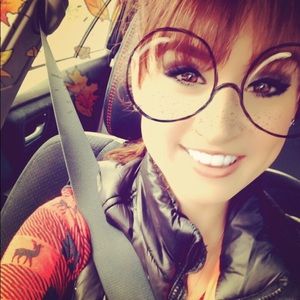 Meet your Posher, Devinee